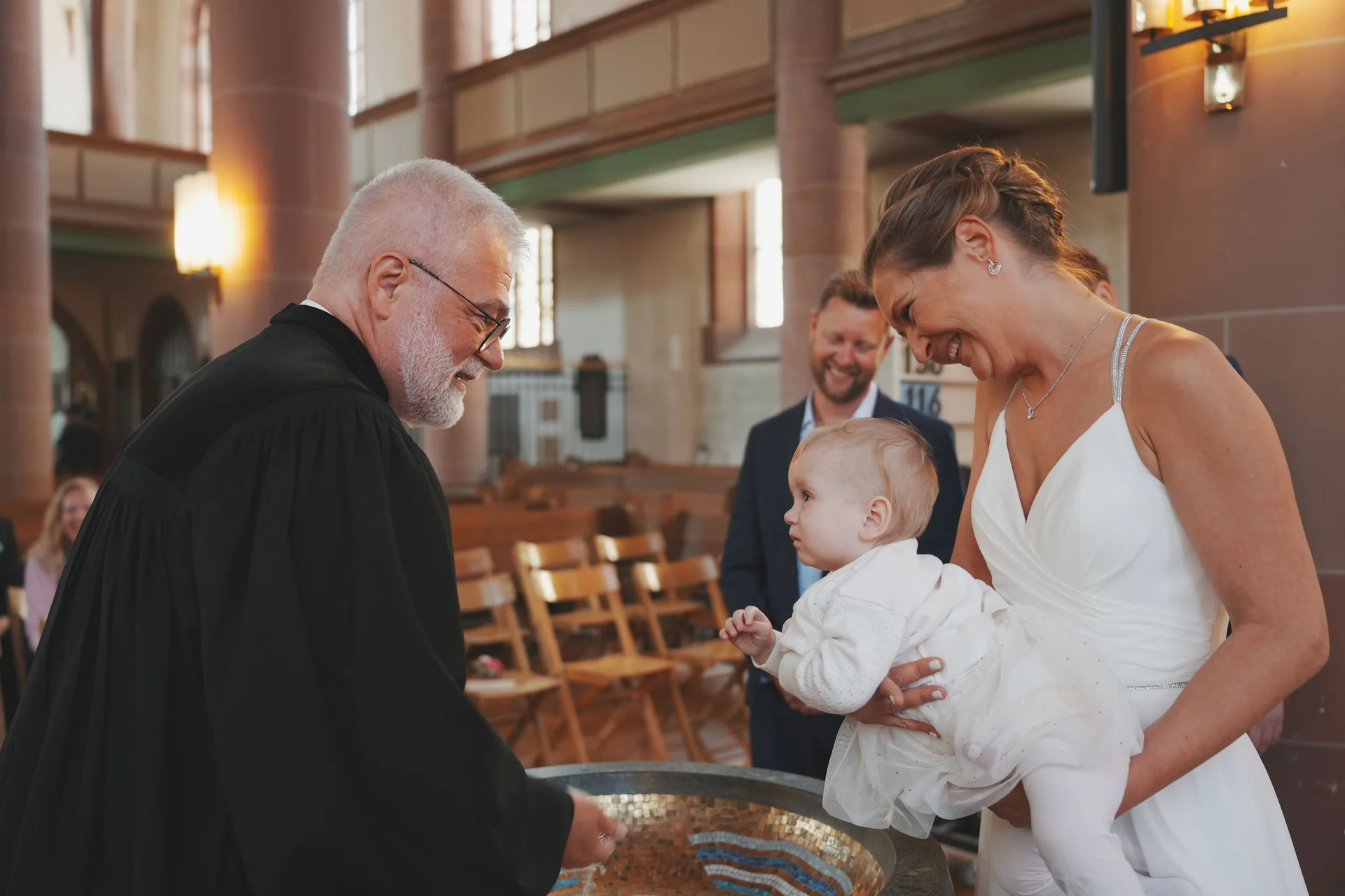 Eventfotos einer Taufe in der Alexanderskirche in Zweibrücken