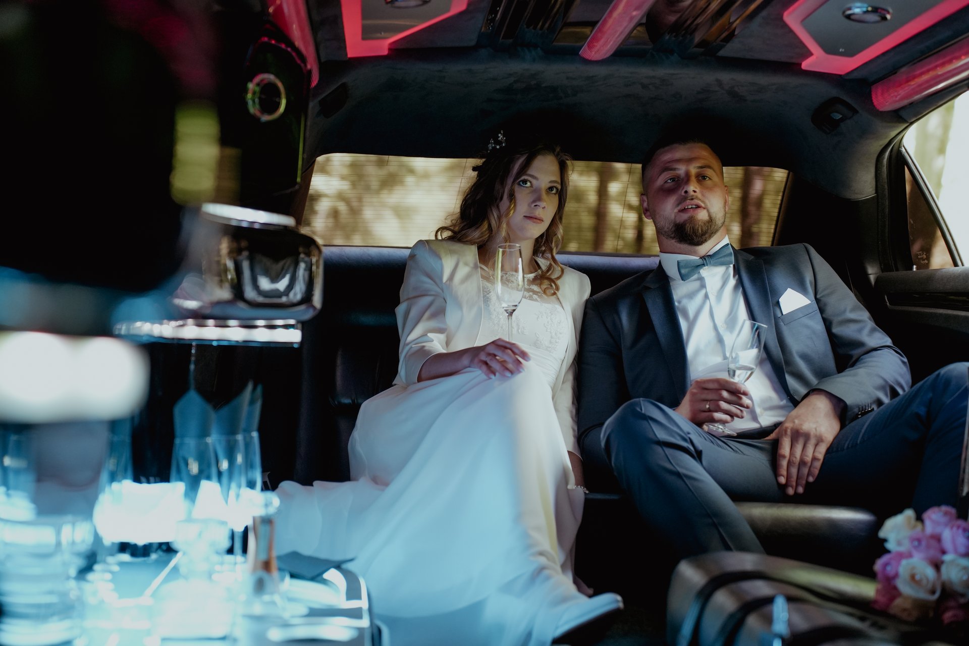 Hochzeitsfoto vom Brautpaarshooting mit Limousine in Zweibrücken - Premium Paket